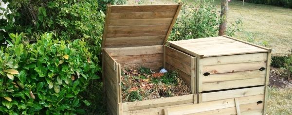 COMPOSTEUR : en kit, le bac à compost pour le jardin et entretenir